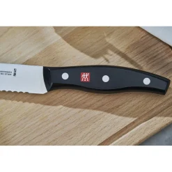 Couteau à pain 20 cm, tranchant dentelé