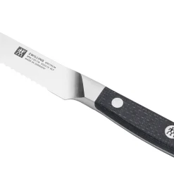 Couteau universel 13 cm, tranchant dentelé