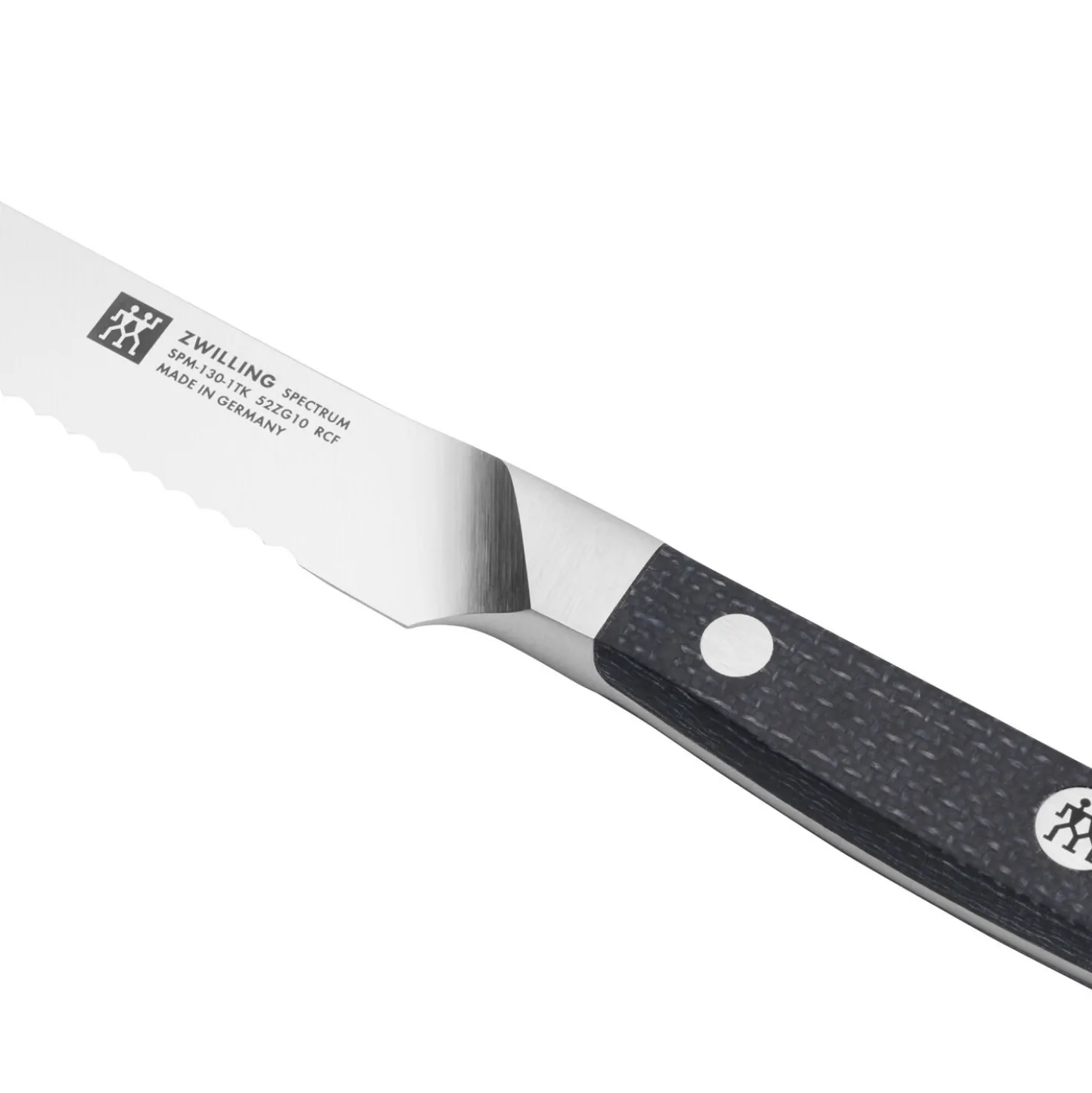 Couteau universel 13 cm, tranchant dentelé