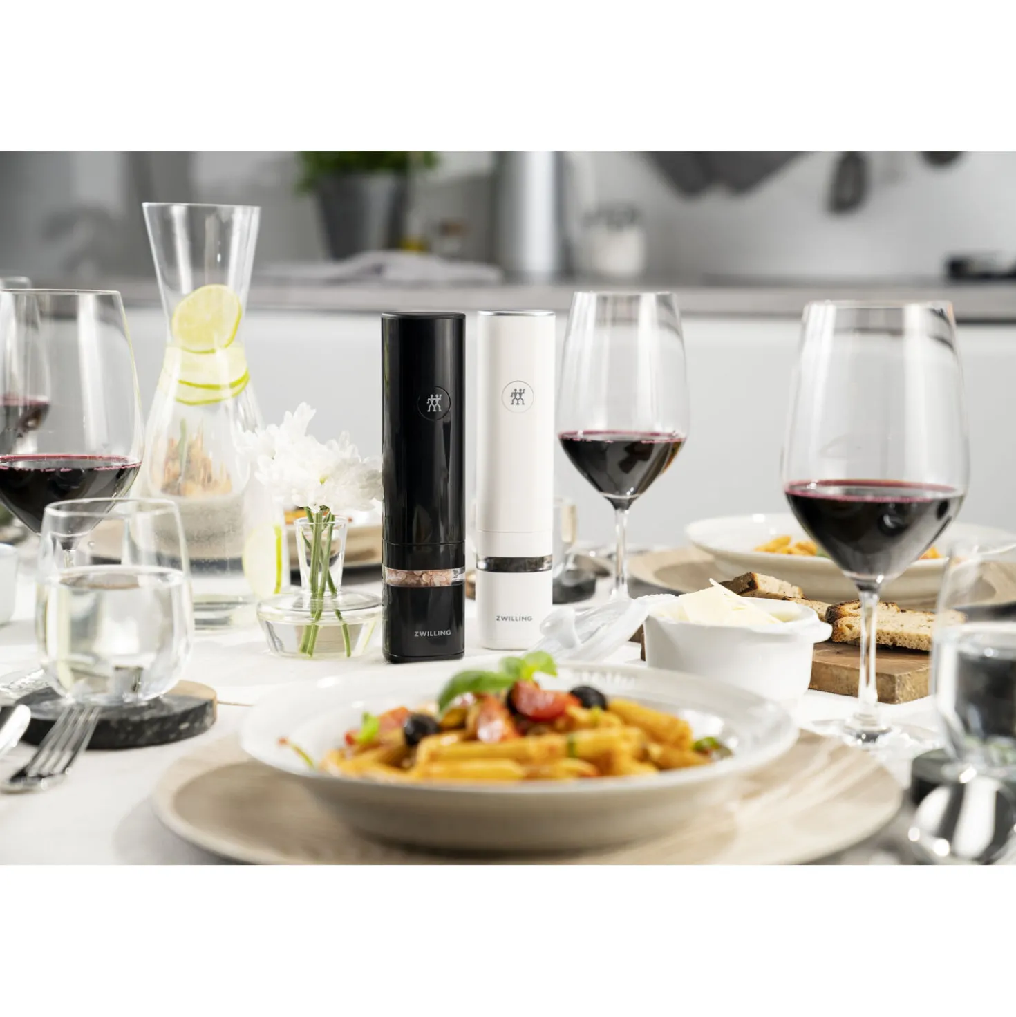 Friteuse à air chaud 6 l avec set de moulins à épices, 3-pcs