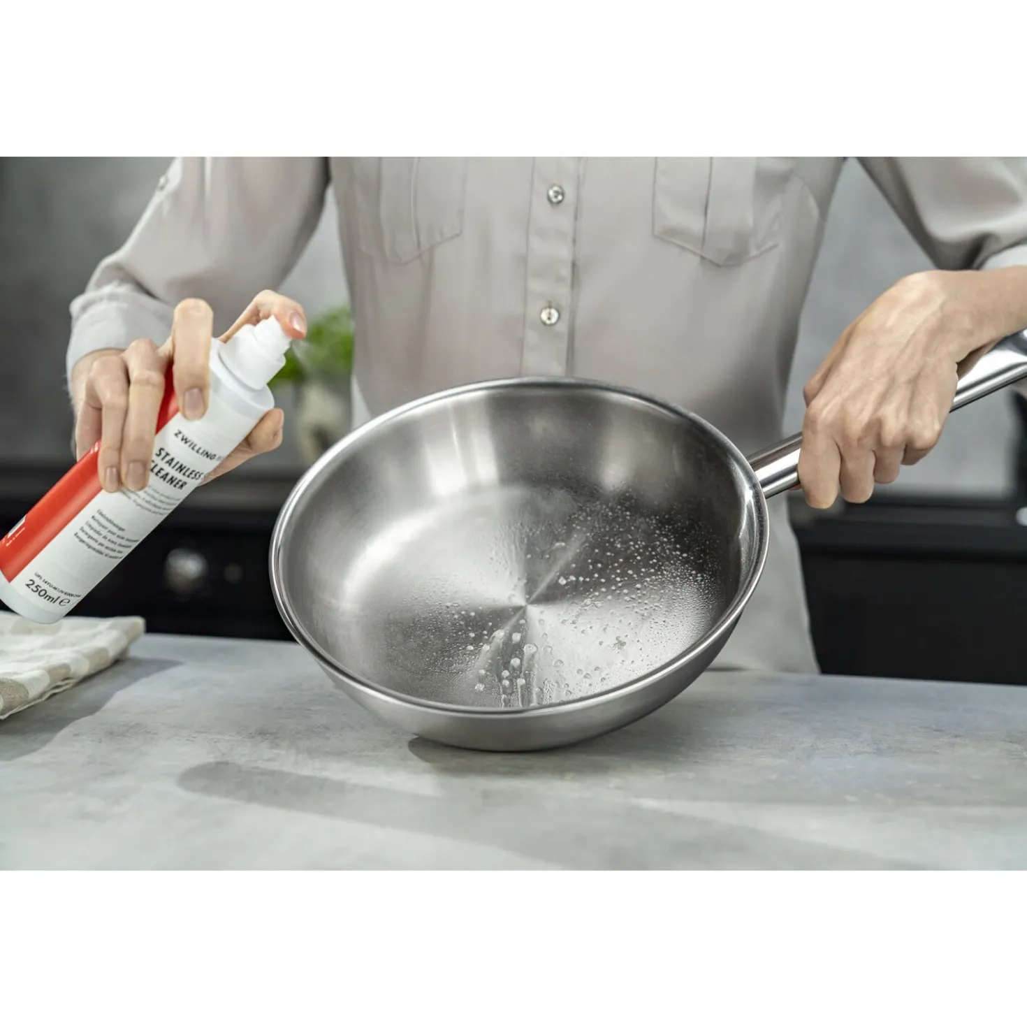 Nettoyant pour ustensiles de cuisine, Blanc