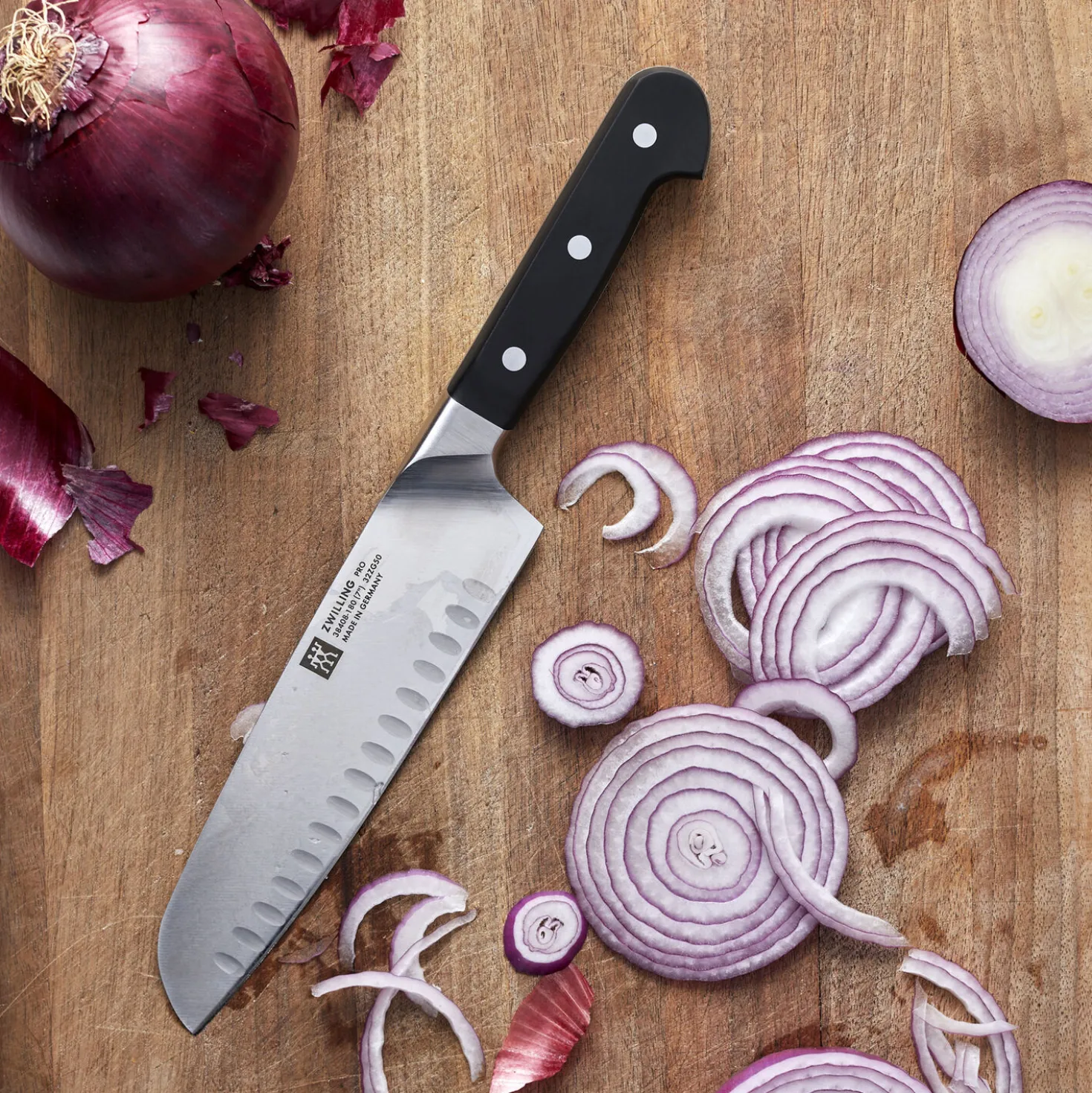 Santoku 18 cm, Tranchant alvéolé