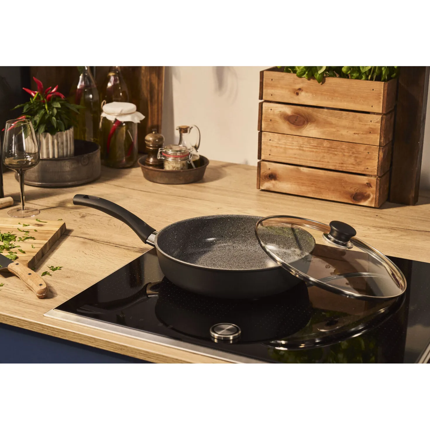 Sauteuse avec couvercle, 28 cm, Aluminium, Revêtement antiadhésif en céramique