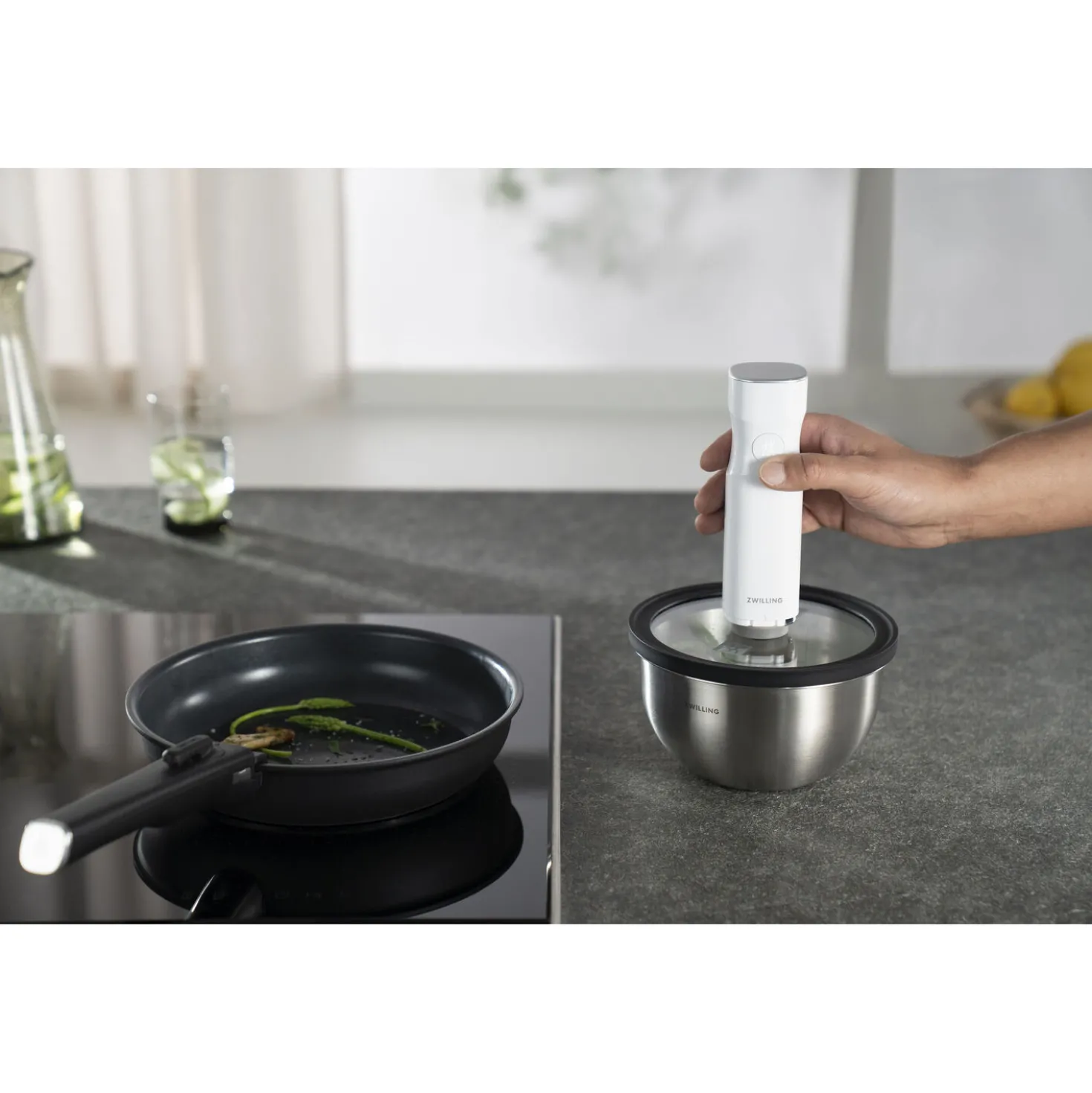 Set de démarrage avec poêles, casseroles, couvercles, poignées, pompe sous vide et accessoires, 15-pcs