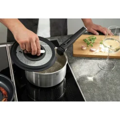 Set de démarrage avec poêles, casseroles, couvercles, poignées, pompe sous vide et accessoires, 15-pcs