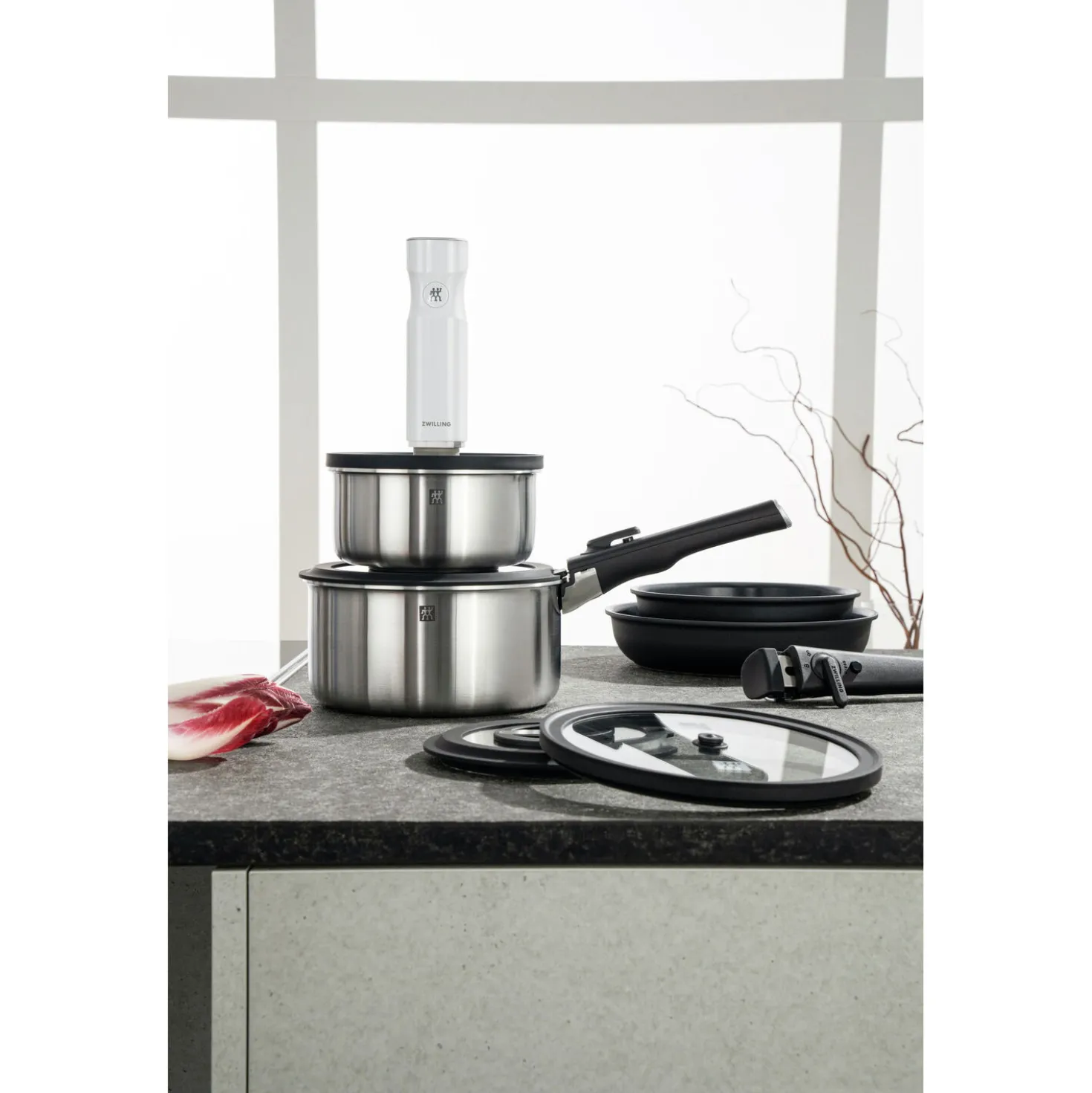 Set de démarrage avec poêles, casseroles, couvercles et poignées, 8 pcs.