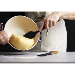 Set d’accessoires de pâtisserie avec une spatule, un rouleau à pâtisserie et un pinceau à pâtisserie, 3-pcs.